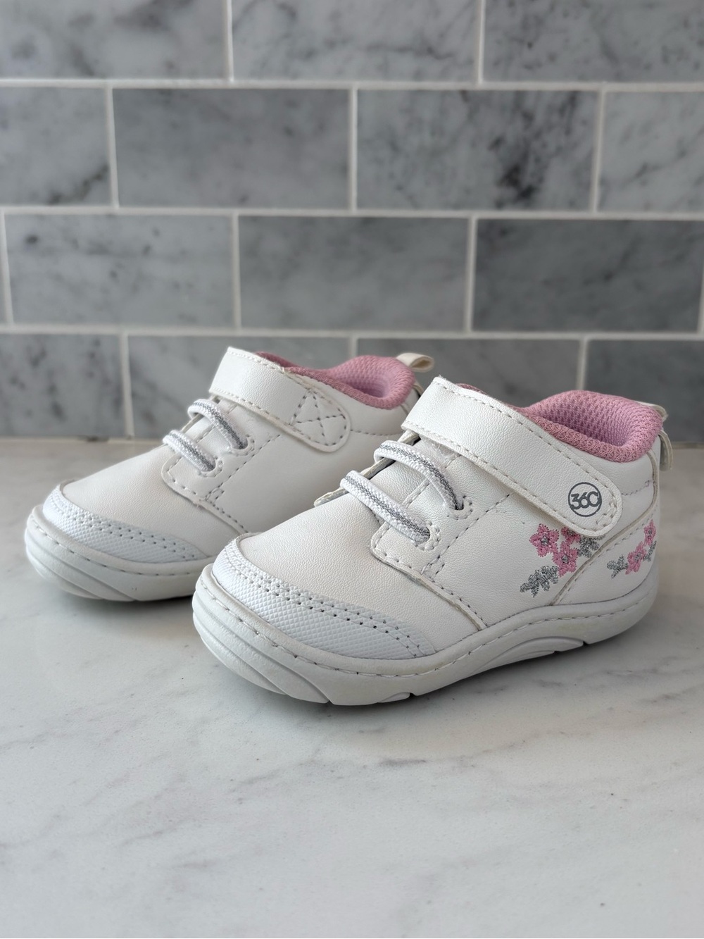 Stride Rite 360 Taye Sneaker - Picture 9 of 9